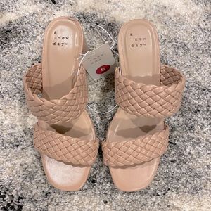 A New Day tan beige Women’s Fiona Heels size 5
